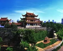 开云体育官网-足球明星在关键比赛中发挥出色，表现亮眼