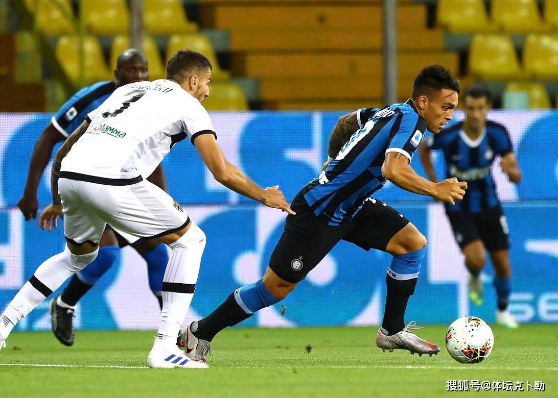 S赛惊险逆转取胜，粉丝狂欢不已