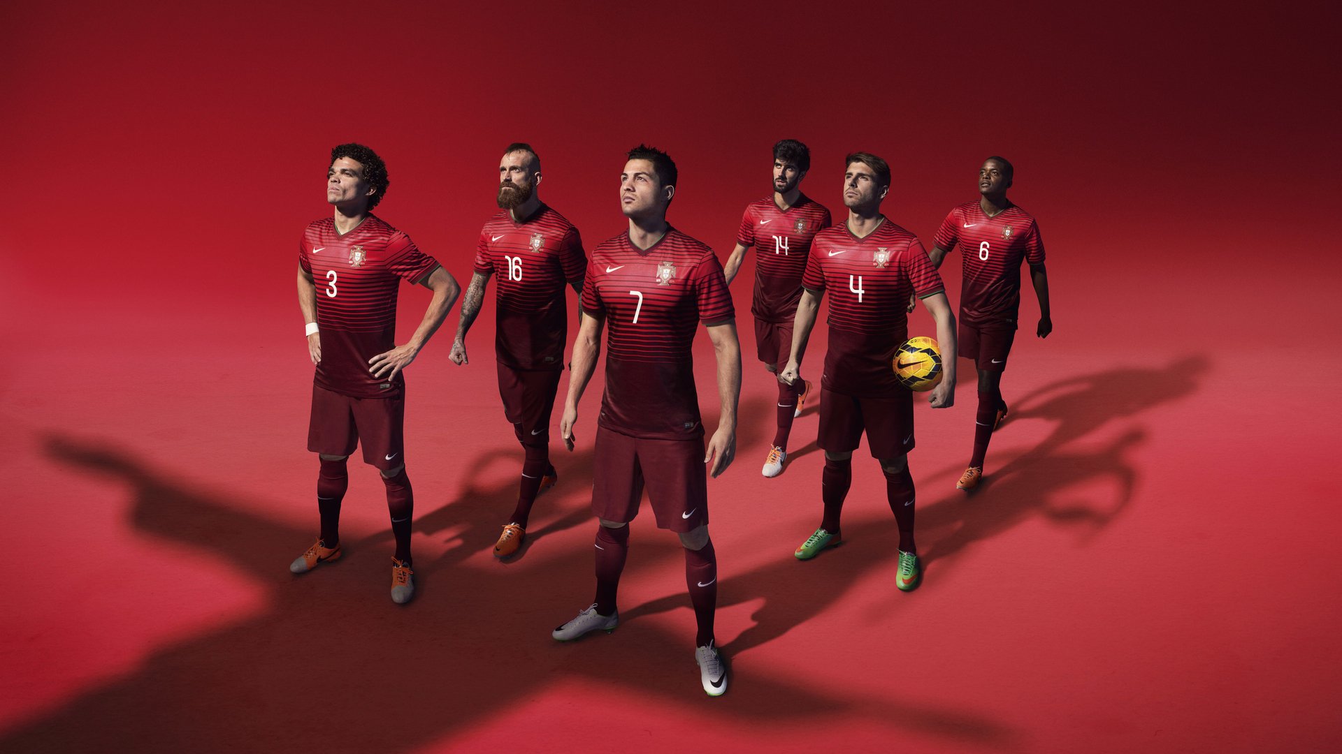 当伊朗绝杀加纳,布雷默在欧冠接管比赛,足球正在我们眼皮底下改天换日